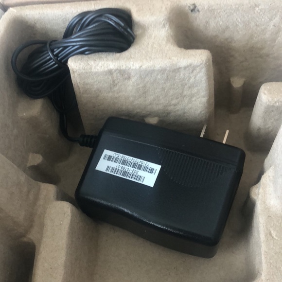 NETGEAR  N600 Wifi Cable Modem Router 802.11n Dual Band Gigabit - Picture 6 of 6